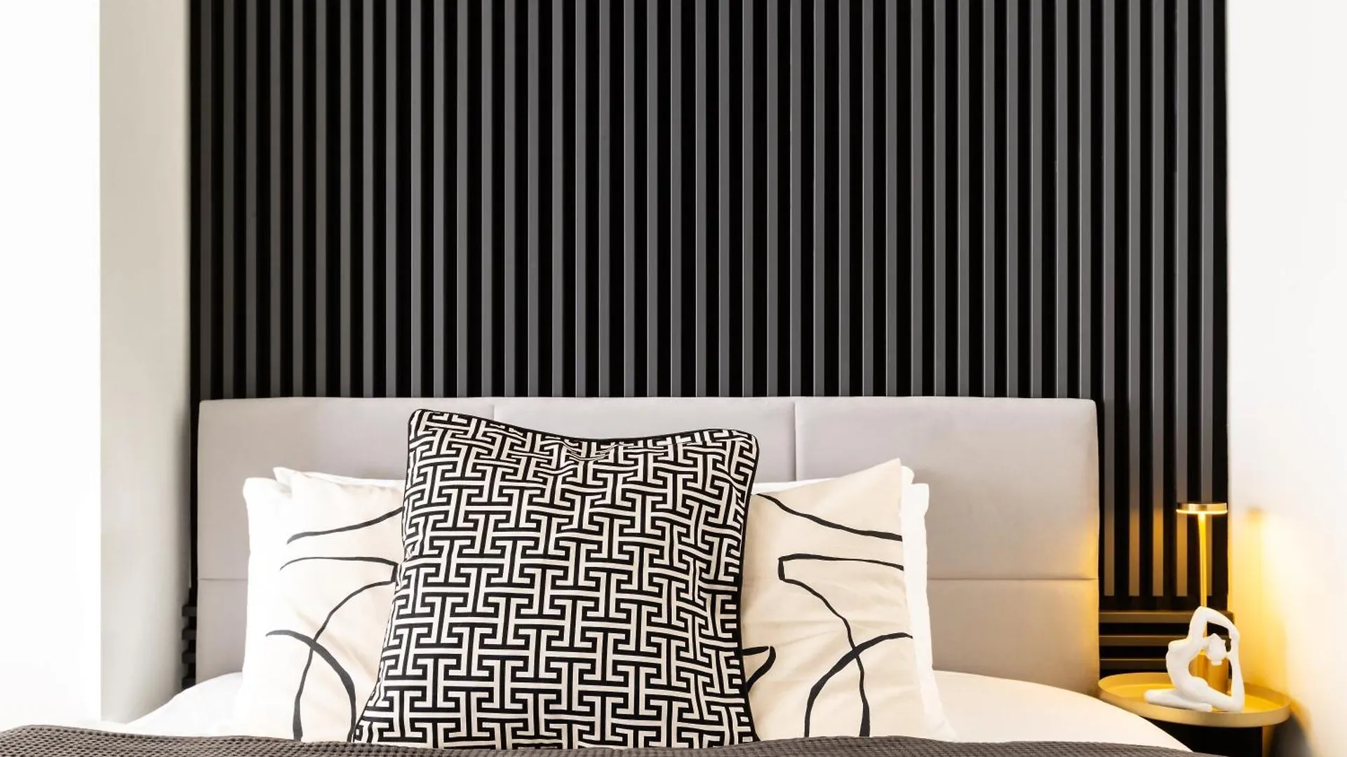 Turnkey I Republic Square Apartments Prague