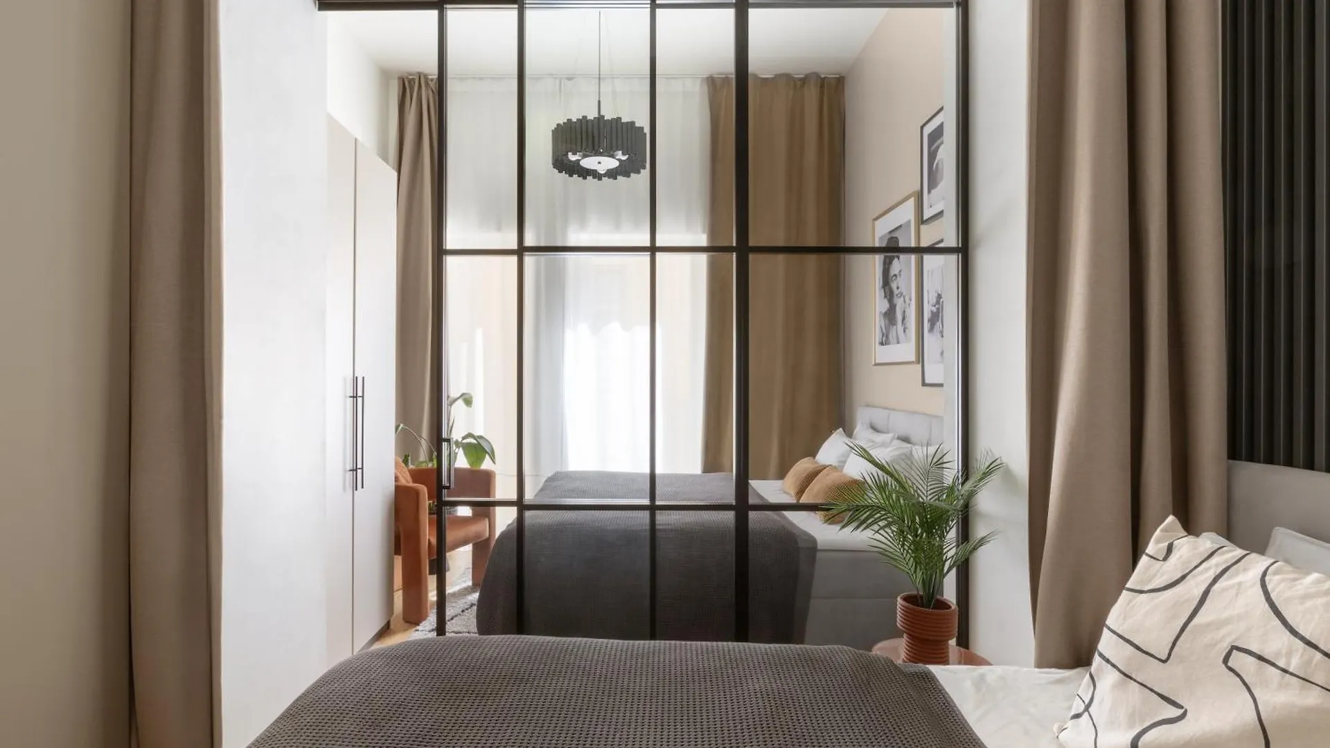 Turnkey I Republic Square Apartments Prague